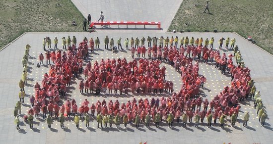 河大千名学子组会徽挑战吉尼斯 献礼百年华诞