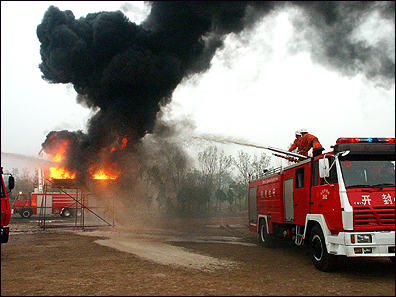 消防演习(组图)